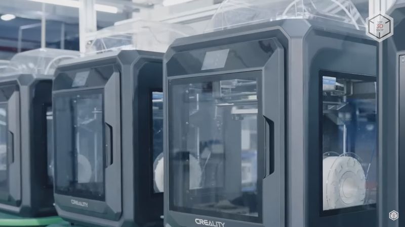 Several Creality Sermoon D3 3D printers in a row.