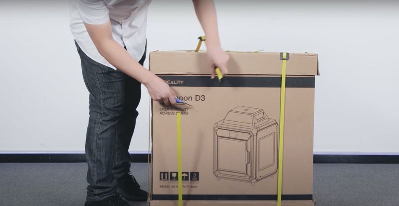 The Creality Sermoon D3 3D printer is supplied fully assembled in a large cardboard box.