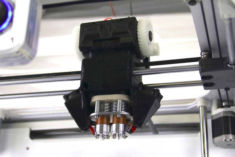 The EVO 22 Large 3D Printer/Additive Manufacturing Center supports extended-life, swappable nozzles of 1.0, 0.8, 0,5, and 0.35 mm in diameter.