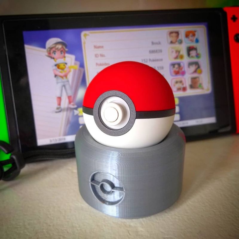 Here’s a Pokeball printed with PLA.