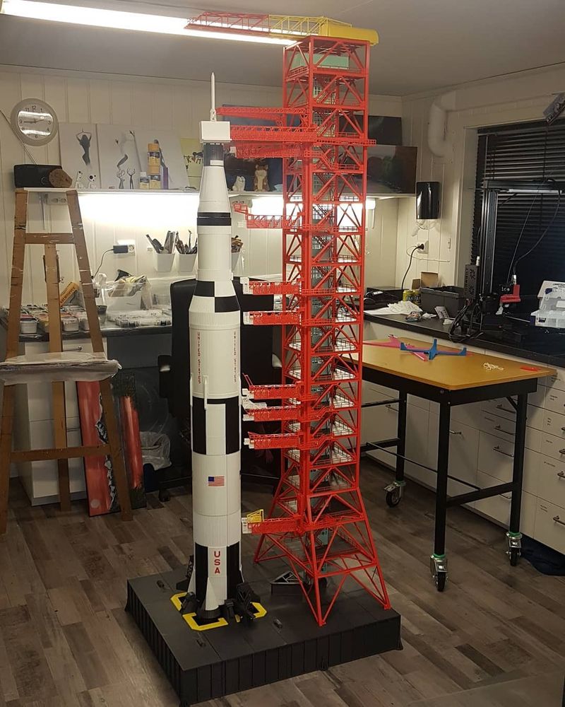 see this 3D printed Saturn V and gantry