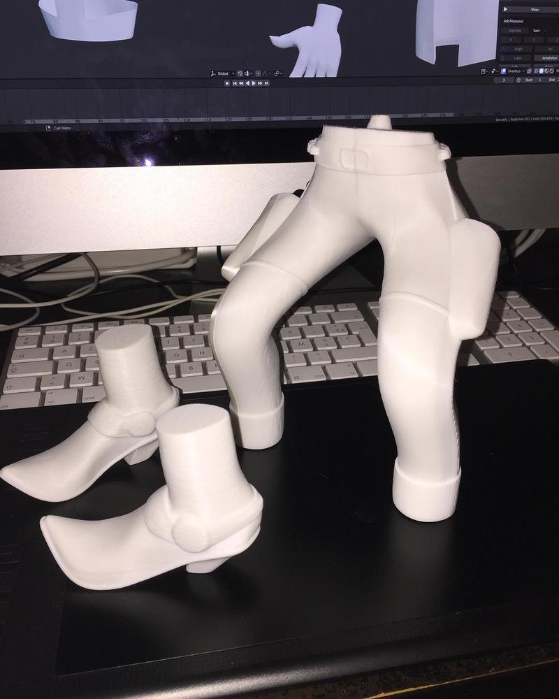 Lucky Luke’s boots and pants all just out of the printer