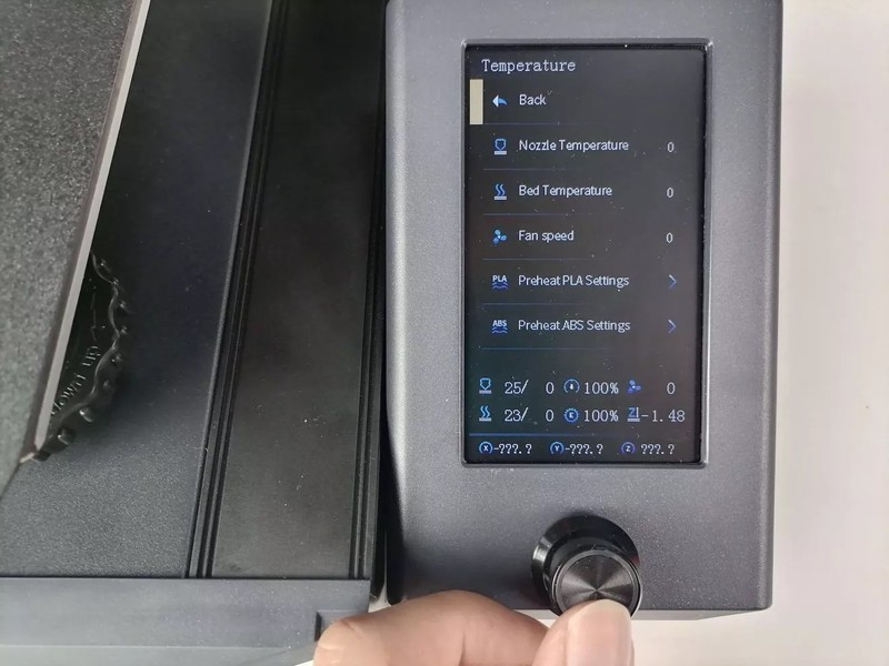 a printer controls on the Creality Ender-3 S1 3D printer 