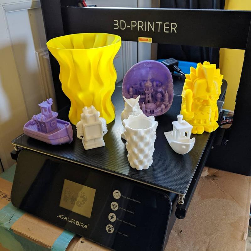 The JGAURORA A5 prints with 1.75 mm filament. Its open-nature makes it fully compatible with third-party filaments, providing you with a wide choice of materials and great design flexibility.