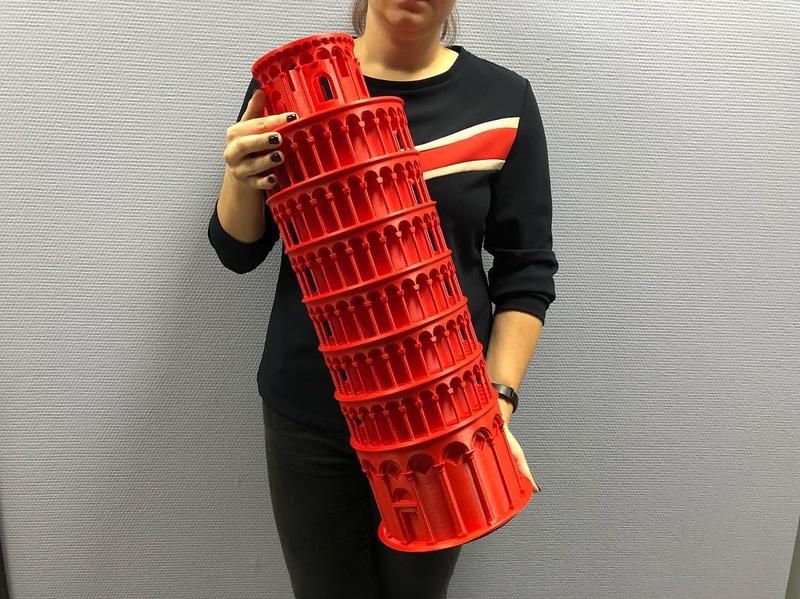The Designer XL is equipped with a 0.5 mm nozzle. It allows printing high-resistant, big print models like this huge Leaning Tower Pisa in rapid times.