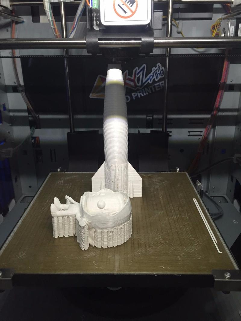 The build area of 7.9 x 7.9 x 7.5 inches (200 x 200 x 190 mm) lets you print just about anything, even Kerbal (from KSP) and his spaceship.