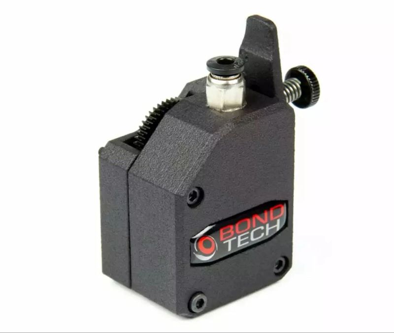 A general view on the Bondtech BMG extruder.