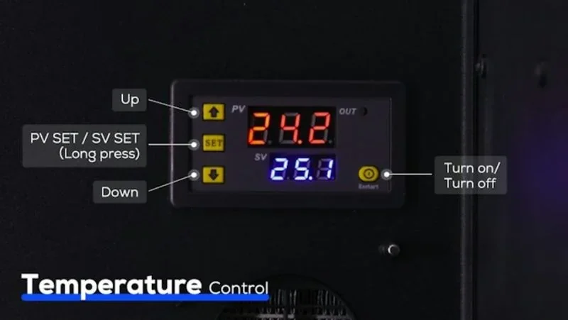 emake3d Galaxy 1 temperature control panel with buttons for adjusting settings and digital display showing current and set temperatures.
