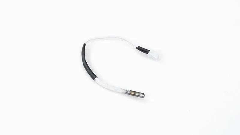 Heating rod component for Raise3D E2CF, featuring a black and white insulated wire on a plain white background.