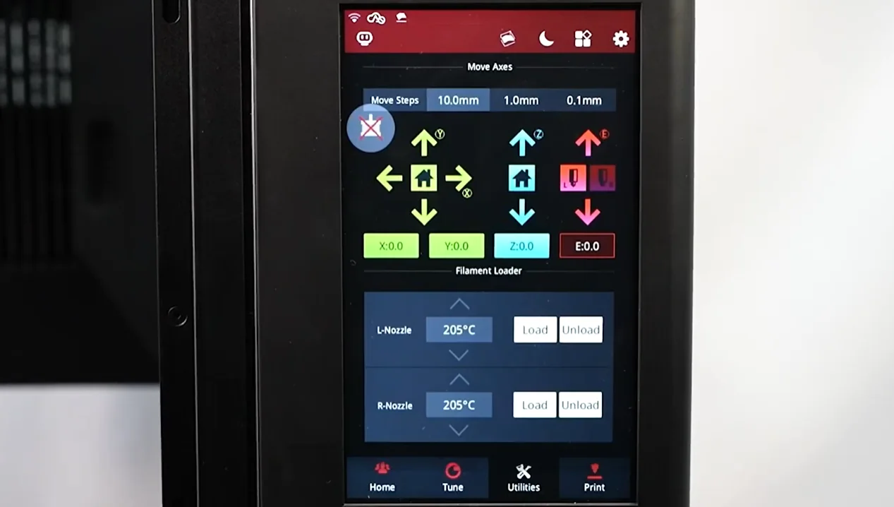Raise3D Pro3 Plus HS touchscreen interface showing move axes controls, filament temperatures and load functions.